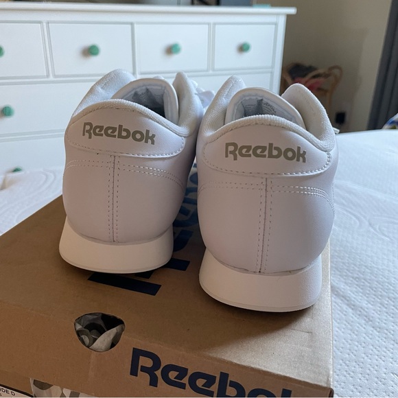 Reebok size 8 Women’s shoes - Picture 7 of 7